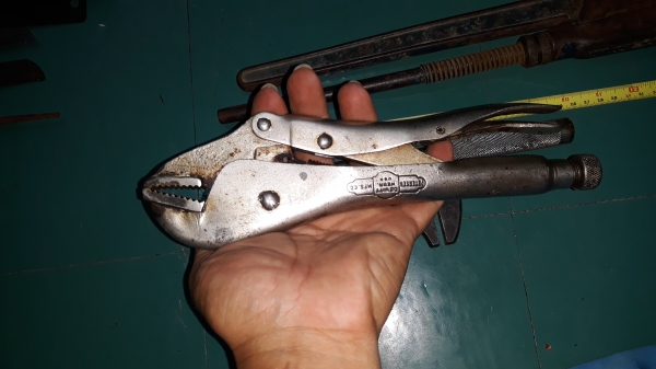 ขายคีมล็อกVISE GIRP 10R MADE IN USA. รุ่น3แถว มือสองสภาพดี ขายคีมล็อกVISE GIRP 10R MADE IN USA. รุ่น3แถว มือสองสภาพดี