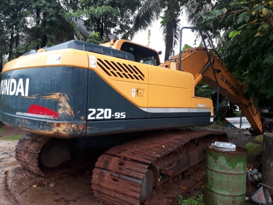 ขายด่วน HYUNDAI 220 9S สภาพสวยพร้อมใช้งาน เครื่องปั้มดี เอกสารเล่มทะเบียน สนใจสอบถาม 093 0764943 คุณ ตั้ม