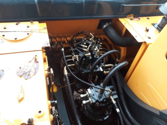 ขายด่วน HYUNDAI 220 9S สภาพสวยพร้อมใช้งาน เครื่องปั้มดี เอกสารเล่มทะเบียน สนใจสอบถาม 093 0764943 คุณ ตั้ม