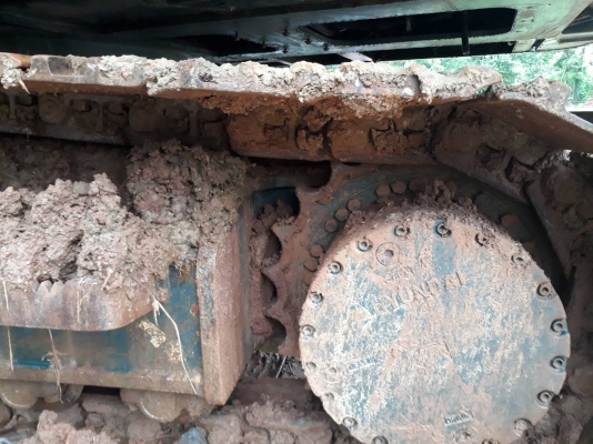 ขายด่วน HYUNDAI 220 9S สภาพสวยพร้อมใช้งาน เครื่องปั้มดี เอกสารเล่มทะเบียน สนใจสอบถาม 093 0764943 คุณ ตั้ม