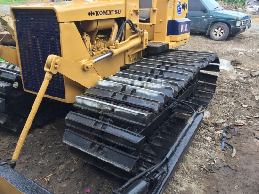 ขายรถแทร็กเตอร์D2-5PL รถสวยพร้อมใช้งาน เครื่องดี ช่วงล่างดี ใบแทร็กสวยมาก ราคาต่อรองคุยกันได้ ขายได้ขายเลยค่ะ โทร 0616613023แพรว