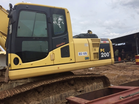 ขายด่วน!! Komatsu PC200-8 สภาพสวยๆค่ะ