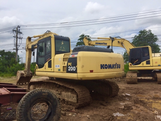 ขายด่วน!! Komatsu PC200-8 สภาพสวยๆค่ะ
