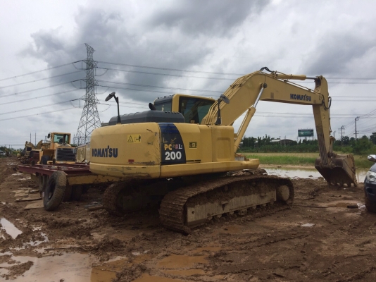 ขายด่วน!! Komatsu PC200-8 สภาพสวยๆค่ะ