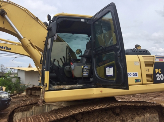 ขายด่วน!! Komatsu PC200-8 สภาพสวยๆค่ะ