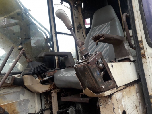 รถขุด KOMATSU PC200-5 คอนโทรลสั้น