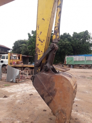 รถขุด KOMATSU PC200-5 คอนโทรลสั้น