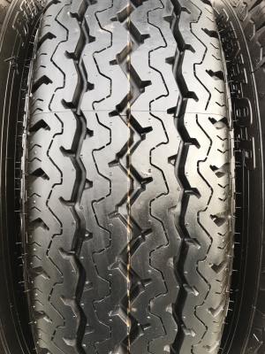 ยางป้ายแดง Dunlop 195-15 ปี 18 ดอกยางต็มๆ มีตุ่มทุกเส้น