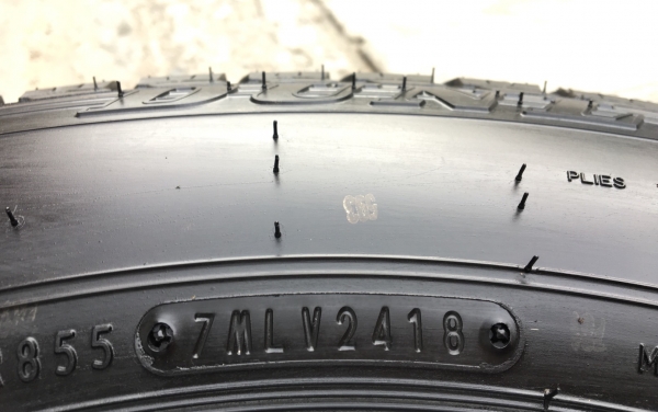 ยางป้ายแดง Dunlop 195-15 ปี 18 ดอกยางต็มๆ มีตุ่มทุกเส้น ยางป้ายแดง Dunlop 195-15 ปี 18 ดอกยางต็มๆ มีตุ่มทุกเส้น