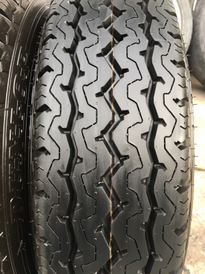 ยางป้ายแดง Dunlop 195-15 ปี 18 ดอกยางต็มๆ มีตุ่มทุกเส้น