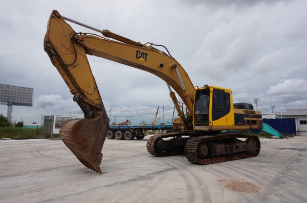 ขายรถแบคโฮ CAT330 สนใจติดต่อ ผึ้ง 095-0563605