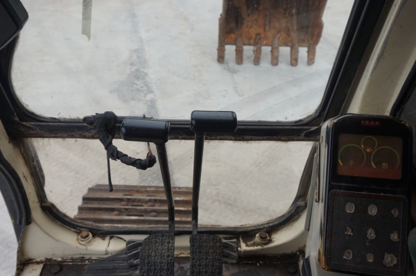 ขายรถแบคโฮ CAT330 สนใจติดต่อ ผึ้ง 095-0563605 ขายรถแบคโฮ CAT330 สนใจติดต่อ ผึ้ง 095-0563605