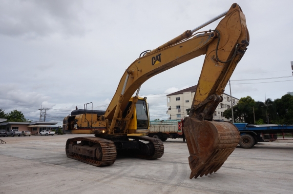 ขายรถแบคโฮ CAT330 สนใจติดต่อ ผึ้ง 095-0563605 ขายรถแบคโฮ CAT330 สนใจติดต่อ ผึ้ง 095-0563605
