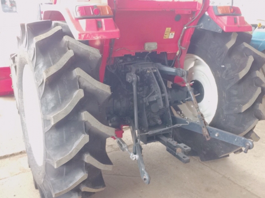 Yanmar 68 แรงพร้อมใบมีดดันดินหน้า Yanmar 68 แรงพร้อมใบมีดดันดินหน้า