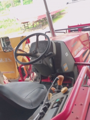 Yanmar 68 แรงพร้อมใบมีดดันดินหน้า Yanmar 68 แรงพร้อมใบมีดดันดินหน้า