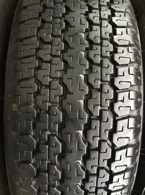 ยาง Bridgestone 245-70-16 ปลายปี 17 ดอกเต็มๆ มีตุ่มลาง