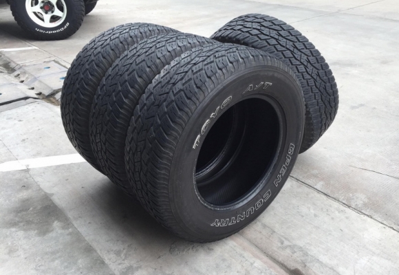 ขาย ยาง TOYO A/T Japan ดอกเต็มเหลือหนาๆ ถูกๆ ทั้งชุด4,000 ขาย ยาง TOYO A/T Japan ดอกเต็มเหลือหนาๆ ถูกๆ ทั้งชุด4,000
