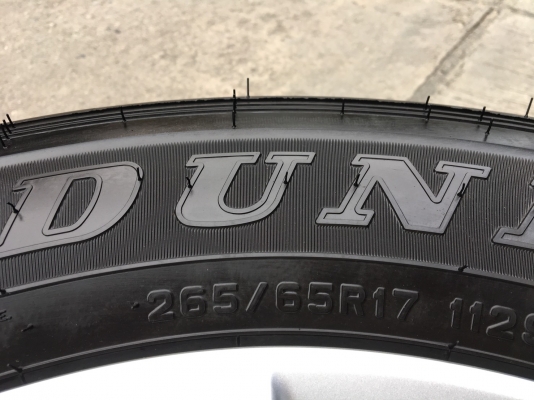 ล้อแม็กป้ายแดง Toyota Revo ขอบ17 พร้อมยางป้ายแดง 265-65-17 Dunlop ปี 18 ตุ่มอลัง เส้นสีชัด