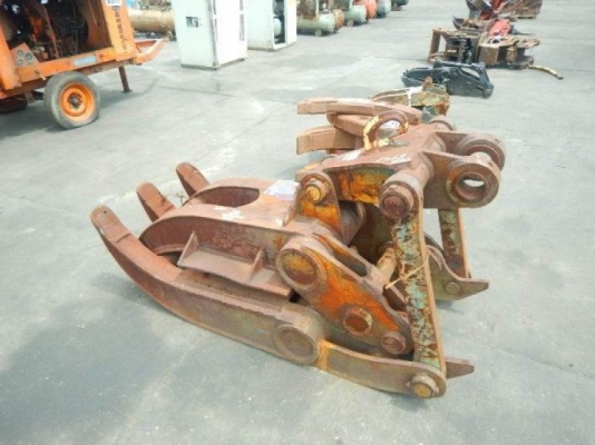 ขายตัวคีบสำหรับรถขุด ขนาด PC200 สลัก 80 มิล