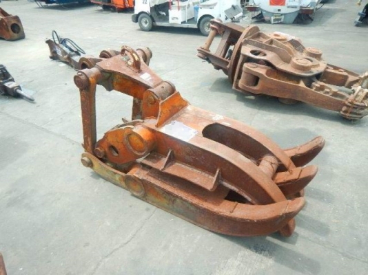 ขายตัวคีบสำหรับรถขุด ขนาด PC200 สลัก 80 มิล