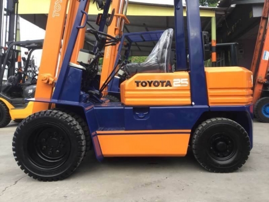 ขาย โฟรคลิฟท์ โตโยต้า รุ่น 5 เครื่องดีเซล