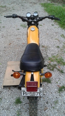 ขาย DT100 เล่มโอนเครื่องดีสีสวยโครงสวยปลายท่อเดิมรถเก็บงานมาแล้วระบบไฟออกแบตพึ่งเปลี่ยน