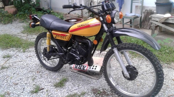 ขาย DT100 เล่มโอนเครื่องดีสีสวยโครงสวยปลายท่อเดิมรถเก็บงานมาแล้วระบบไฟออกแบตพึ่งเปลี่ยน