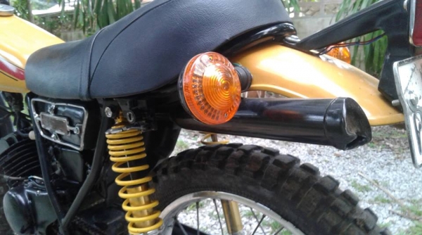 ขาย DT100 เล่มโอนเครื่องดีสีสวยโครงสวยปลายท่อเดิมรถเก็บงานมาแล้วระบบไฟออกแบตพึ่งเปลี่ยน