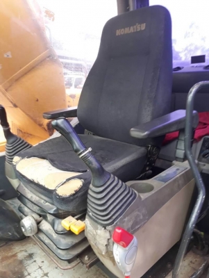 ขาย 980,000 บาท KOMATSU PC200-8 ปี07 ทำงาน 21,xxx ชม เครื่องดี ปั้มแรง ไฟฟ้าครบ โช่หนา เอวขยับ เอกสารเล่มทะเบียน  รถอยู่  ระยอง  โทร 0610710295  สนใจ รายการสินค้า อื่นๆ ที่ เว็ปไชค์ Truck2Hand https://www.truck2hand.com/index.php?actions=content/search&am