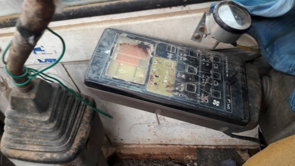 ขาย แบคโฮ KOMATSU PC120-5 เอกสารใบซื้อขาย รถจอดไว้ไม่ค่อยได้ใช้งาน ขาย แบคโฮ KOMATSU PC120-5 เอกสารใบซื้อขาย รถจอดไว้ไม่ค่อยได้ใช้งาน