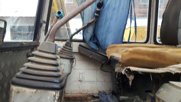 ขาย แบคโฮ KOMATSU PC120-5 เอกสารใบซื้อขาย รถจอดไว้ไม่ค่อยได้ใช้งาน ขาย แบคโฮ KOMATSU PC120-5 เอกสารใบซื้อขาย รถจอดไว้ไม่ค่อยได้ใช้งาน