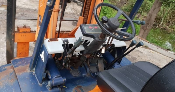 ขายด่วนรถยกTOYOTA5FG40ยก4.5ตันเสาสูง3เมตรรถนอกสวยๆนำเข้ายังไม่เคยใช้งานในเมืองไทยเลย