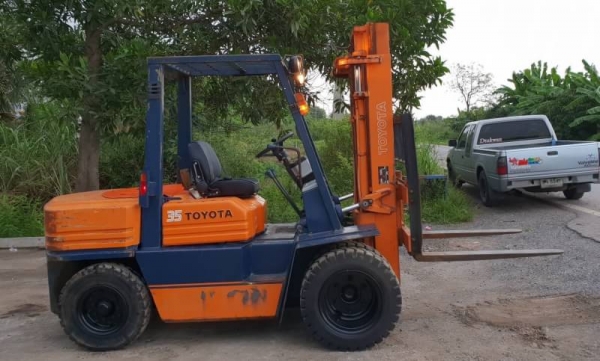 ขายด่วนรถยกTOYOTA5FG40ยก4.5ตันเสาสูง3เมตรรถนอกสวยๆนำเข้ายังไม่เคยใช้งานในเมืองไทยเลย