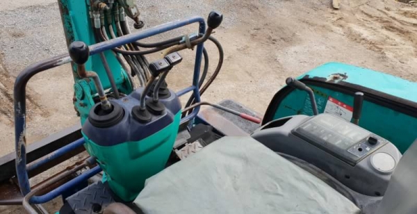 ขายด่วนรถแบคโฮKOMATSUโคมัสซูPC27-8รุ่นยอดนิยมสวยๆเทียบเท่าPC30เครื่องโคมัสซู3D84เครื่องดีปั่มแรงรถนอกเพิ่งนำเข้ามาใหม่ยังไม่เคยใช้งานในเมืองไทยเลย