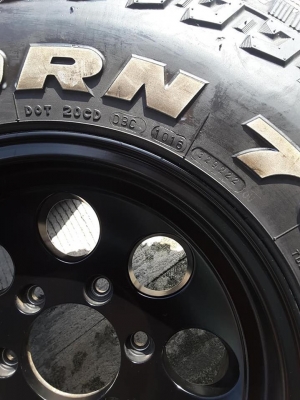 Max หยดนำ้ + Maxxis MT 31-10.5-15 ปี16 สวยๆ 1ชุด Max หยดนำ้ + Maxxis MT 31-10.5-15 ปี16 สวยๆ 1ชุด