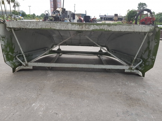 บังลมติดหลังรถบรรทุก ขนาด กว้าง 2.1 เมตร ยาว 1.4 เมตร สูง 70 เซนติเมตร