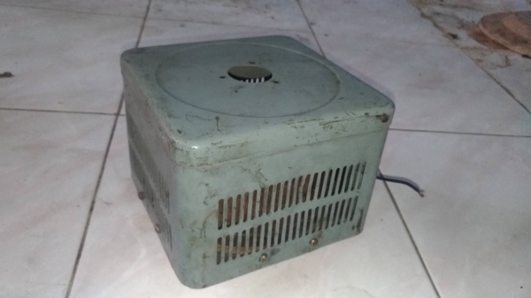 หม้อแปลงไฟเข้า220vออก0-380v