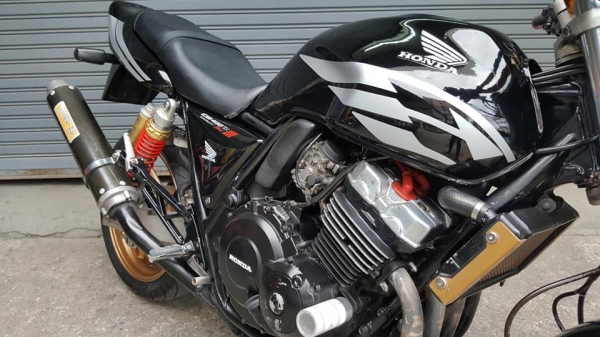 ขออนุญาตขาย HONDA SUPER FOUR CB400 ปลั๊กแดง พร้อมใช้งาน สภาพสวยเดิมๆของแต่งพอสวยงาม ขออนุญาตขาย HONDA SUPER FOUR CB400 ปลั๊กแดง พร้อมใช้งาน สภาพสวยเดิมๆของแต่งพอสวยงาม