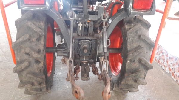 ขายรถแทรกเตอร์มือสอง ขายรถแทรกเตอร์มือสอง