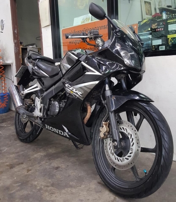 ขอนุญาตขาย HONDA CBR 150R รุ่นสุดท้าย ลายไฟ ไมล์เหลือง กุญแจใหญ่ล็อค 2 ชั้น TOP ล้อแม็กแท้ศูนย์ ฟรีค