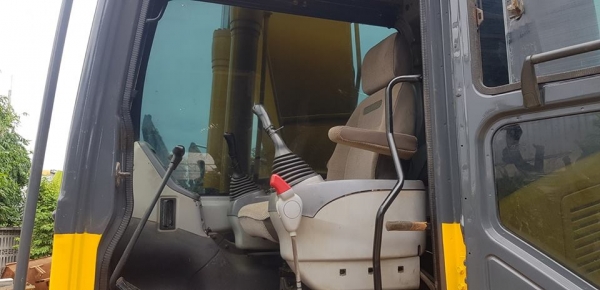 KOMATSU PC200-7 ระบบไฟฟ้าเต็มๆ (ท่าม่วงแทรกเตอร์ 086-5003800) KOMATSU PC200-7 ระบบไฟฟ้าเต็มๆ (ท่าม่วงแทรกเตอร์ 086-5003800)