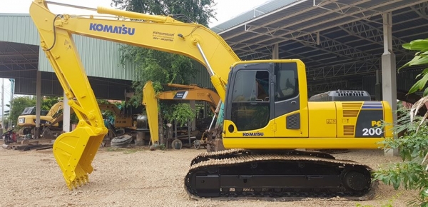 KOMATSU PC200-8 (ท่าม่วงแทรกเตอร์ 086-500-3800)