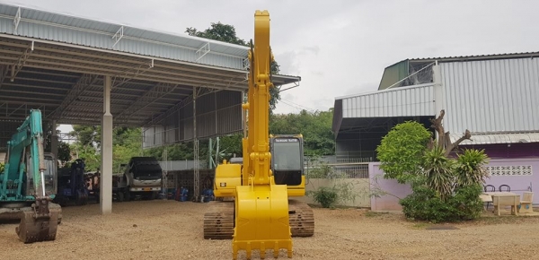 KOMATSU PC200-8 (ท่าม่วงแทรกเตอร์ 086-500-3800)