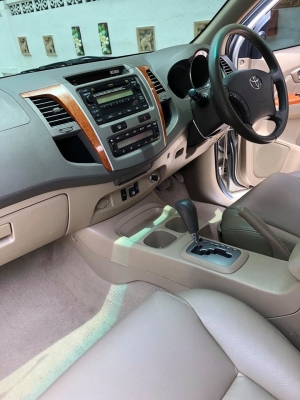 TOYOTA FORTUNER 2.7 V AUTO