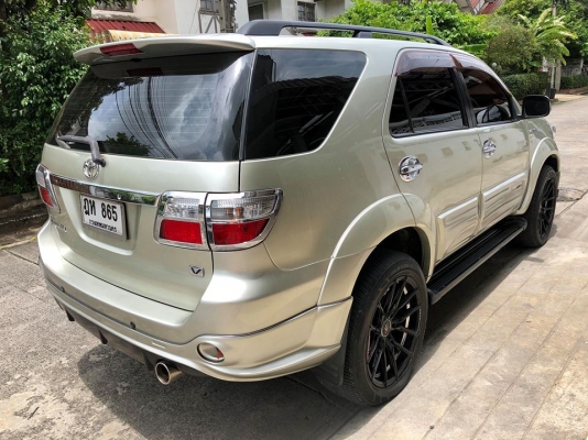 TOYOTA FORTUNER 2.7 V AUTO TOYOTA FORTUNER 2.7 V AUTO