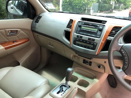TOYOTA FORTUNER 2.7 V AUTO