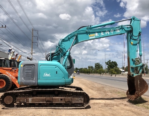 ขายรถขุด KOBELCO SK200SR มีลายหัวกระแทก รถนอกนำเข้าเองจากญี่ปุ่น สภาพสวยพร้อมใช้ มีVDOการทำงานครับ