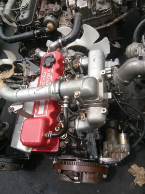 เครื่องยนต์ นิสสัน BD25 ฝาแดง เครื่องสวยๆไม่มีไอ เครื่องยนต์ นิสสัน BD25 ฝาแดง เครื่องสวยๆไม่มีไอ