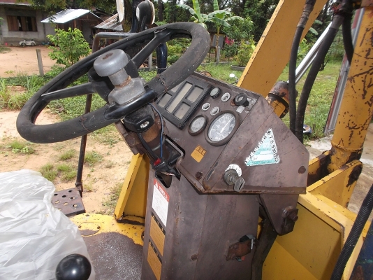 ขายรถตักKOMATSU WA 100 - 1 ซีเรียล 32392 เก่าในสภาพดี แขนยาว ปุ้งกี๋ขยายใหญ่ เครื่องดี เกียร์ดี มีเบรค แบตเตอรี่ใหม่