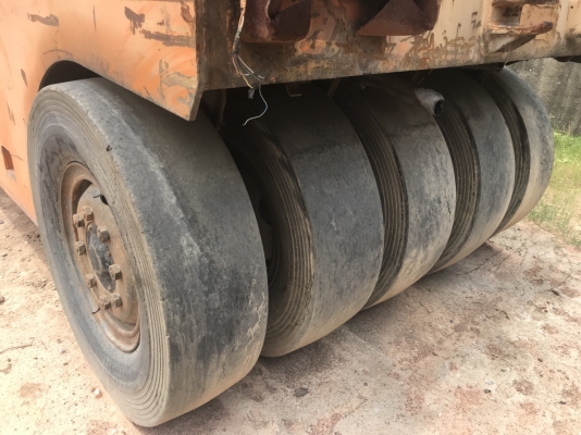 รถบดล้อยาง9ล้อ sakai Ts150 เครื่องIsuzu พร้อมใช้เอกสารสัญญาซื้อขาย